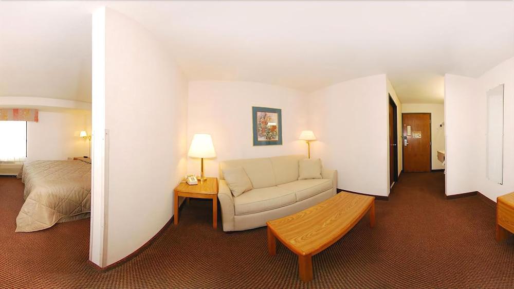 Americinn By Wyndham Reedsburg Exterior photo