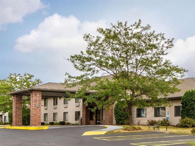Americinn By Wyndham Reedsburg Exterior photo