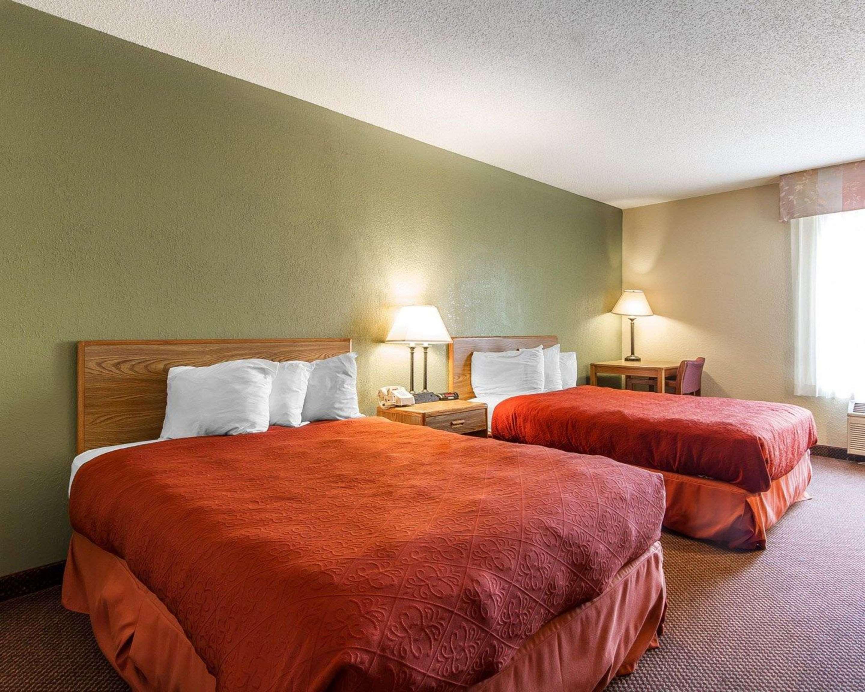 Americinn By Wyndham Reedsburg Exterior photo