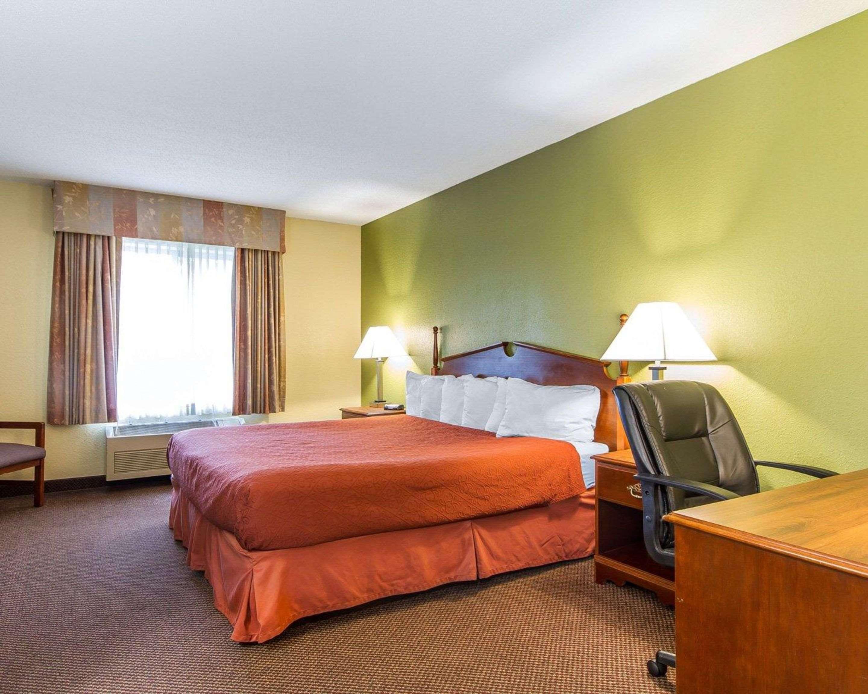 Americinn By Wyndham Reedsburg Exterior photo