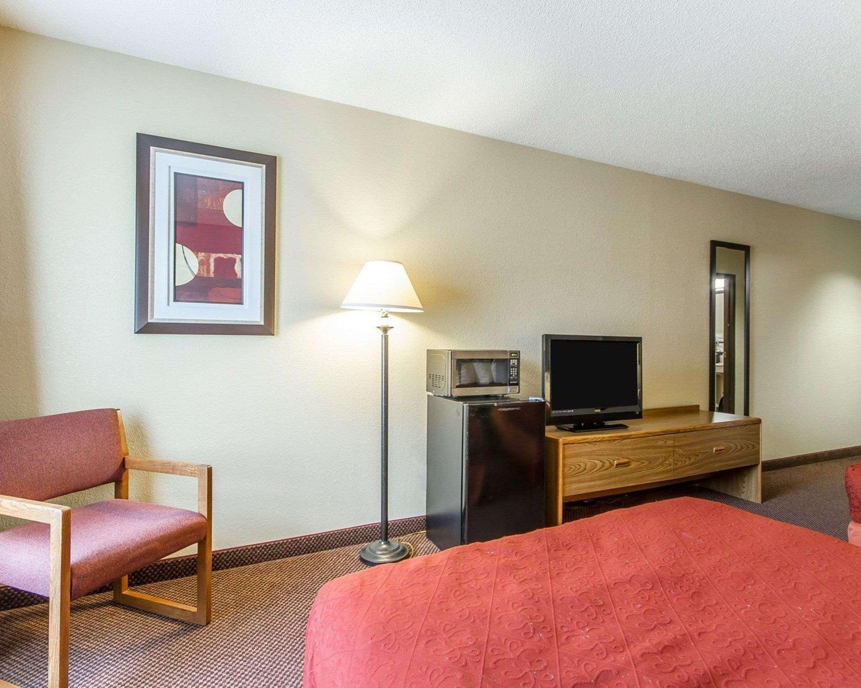 Americinn By Wyndham Reedsburg Exterior photo