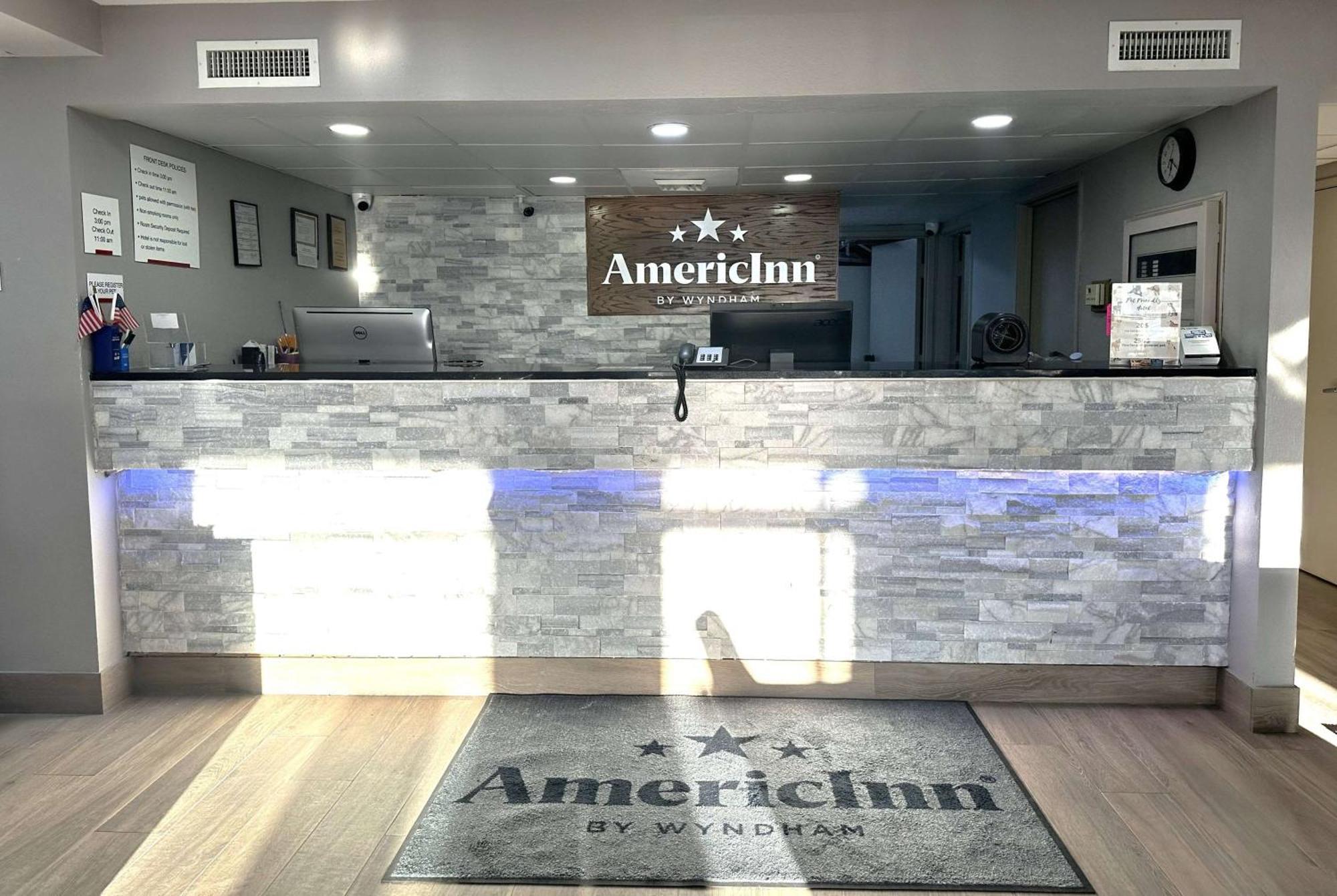 Americinn By Wyndham Reedsburg Exterior photo