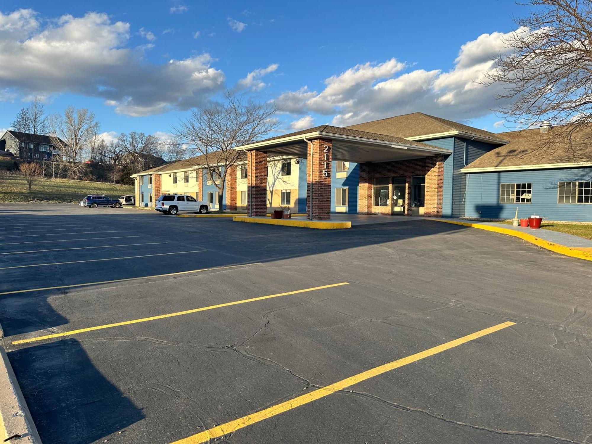Americinn By Wyndham Reedsburg Exterior photo