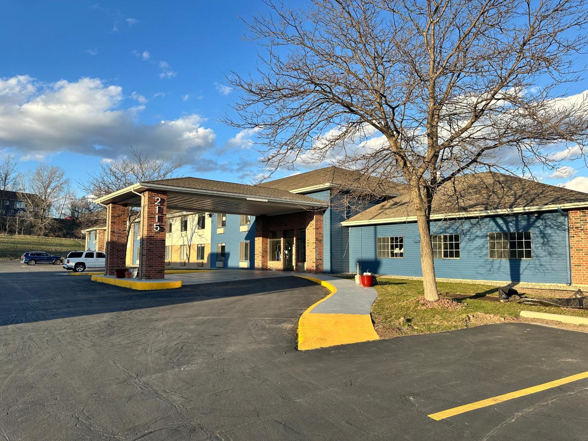 Americinn By Wyndham Reedsburg Exterior photo