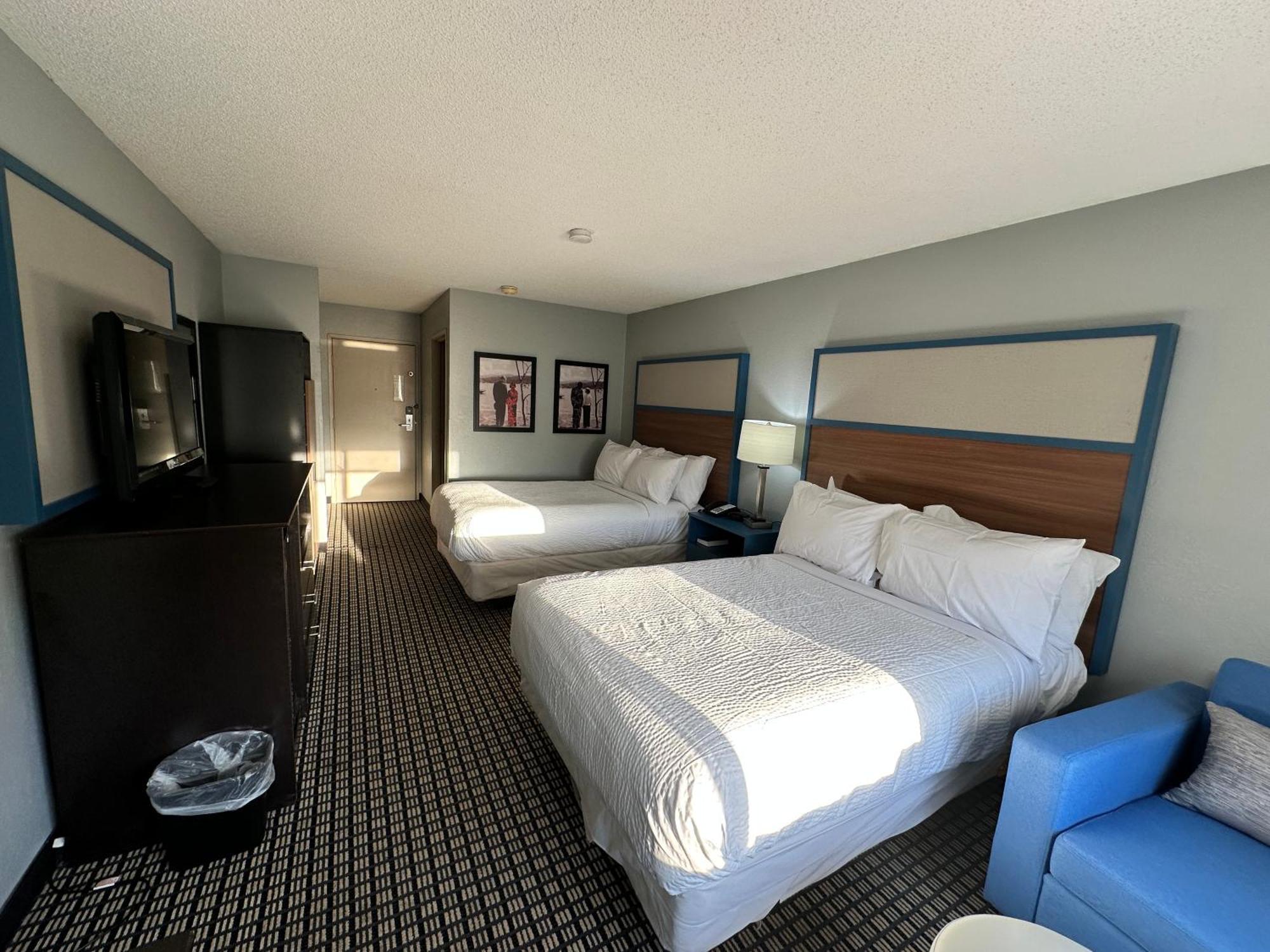 Americinn By Wyndham Reedsburg Exterior photo
