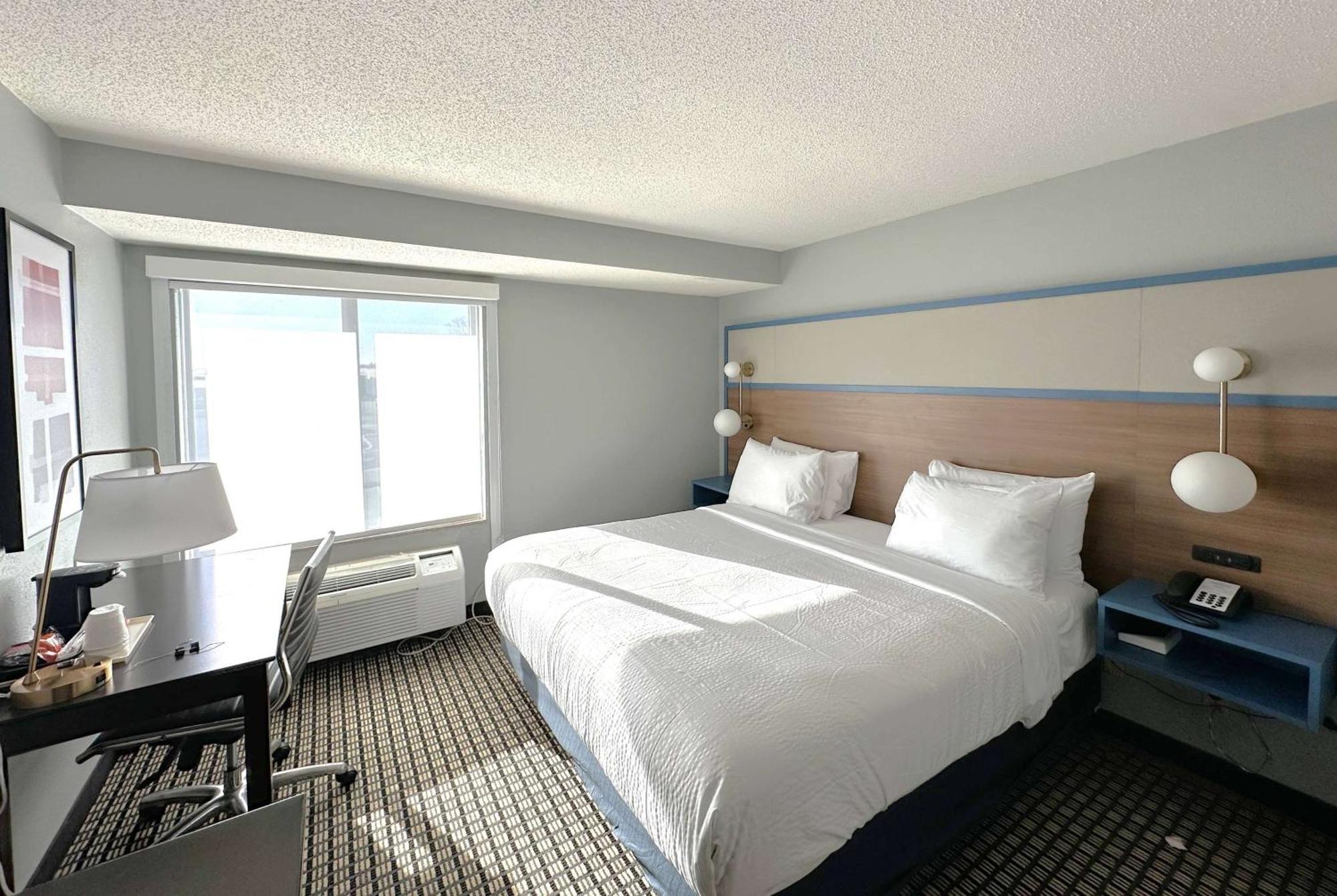 Americinn By Wyndham Reedsburg Exterior photo